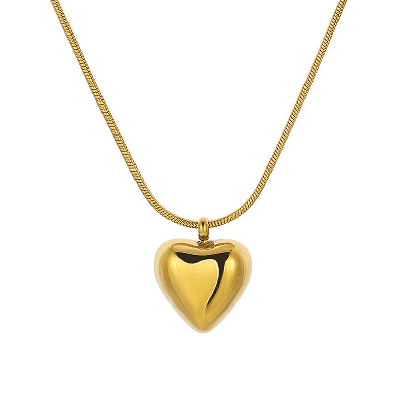 Amour necklace